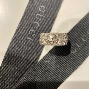 Mens Gucci Thin silver ring with feline head